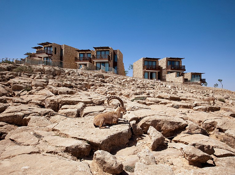 בראשית חדרי נוף מדבר