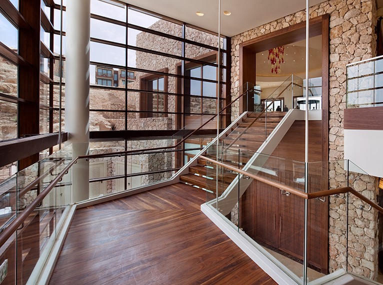 בראשית מבט מבפנים