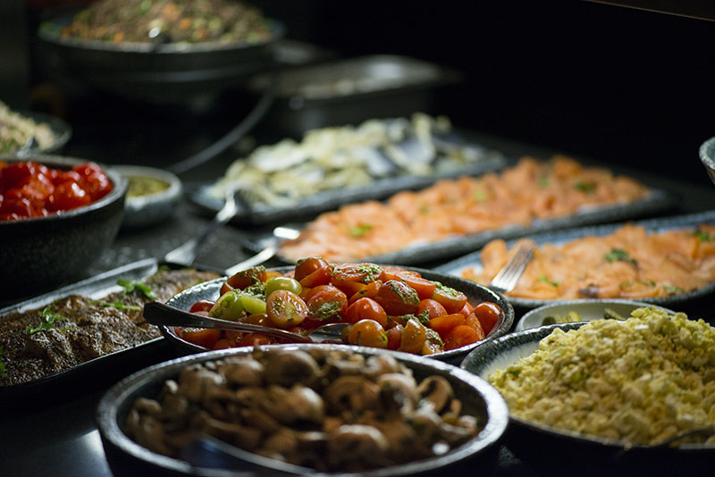 מזנון ארוחת ערב מלון כרמים