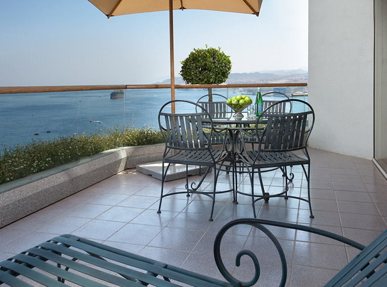 מרפסת סוויטה רויאל ביץ' אילת