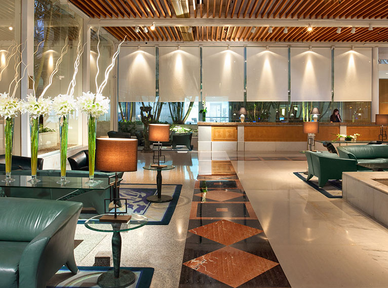 עמדת קבלה רויאל ביץ' אילת