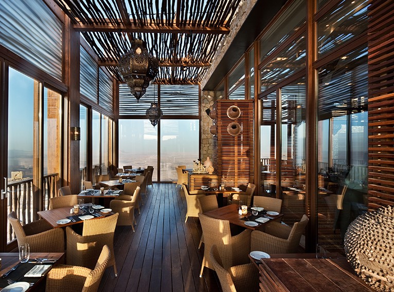 בראשית מסעדה מרפסת