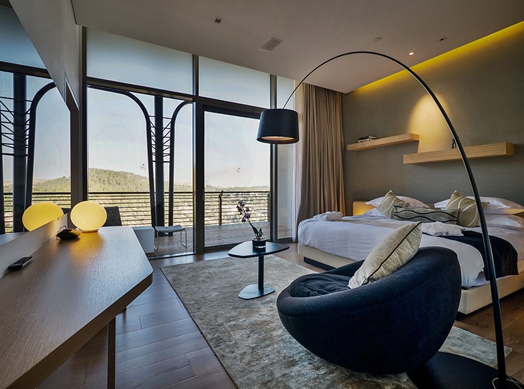 חדר במלון כרמים