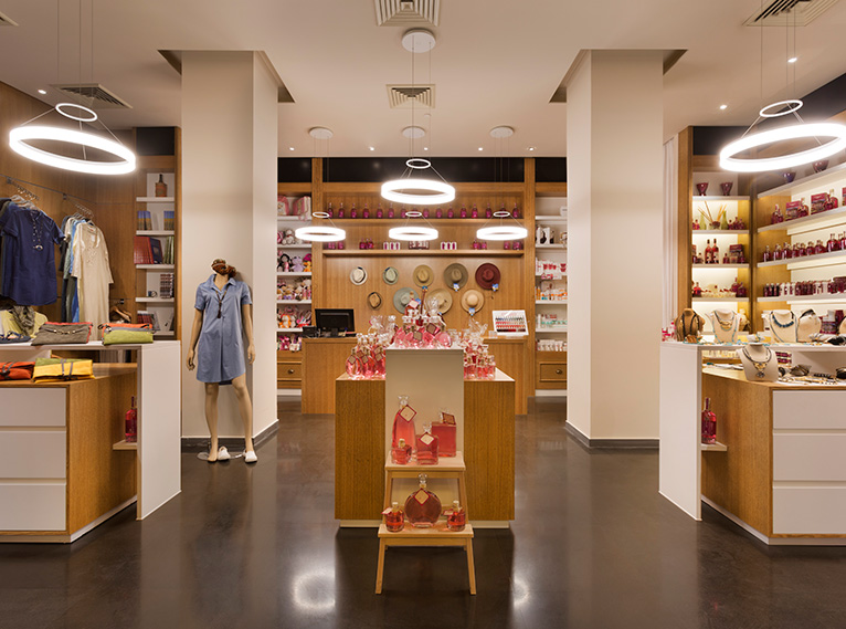 חנות במלון כרמים