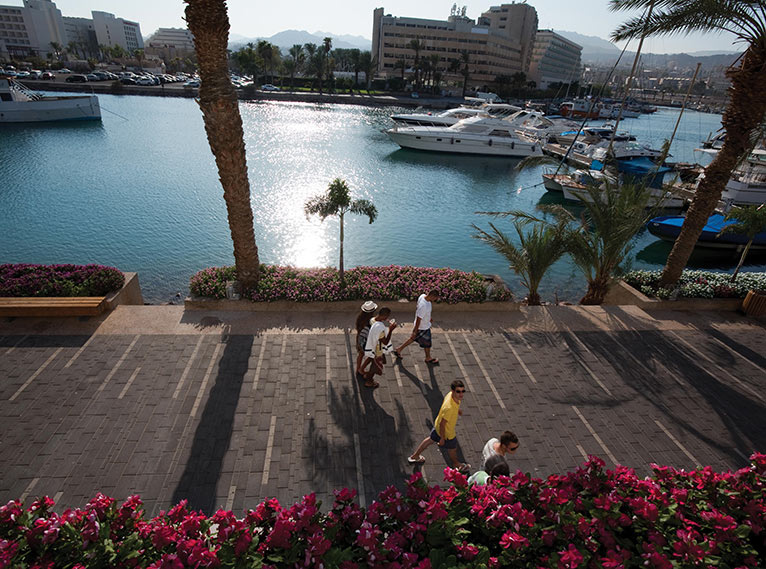 טיילות ושופינג