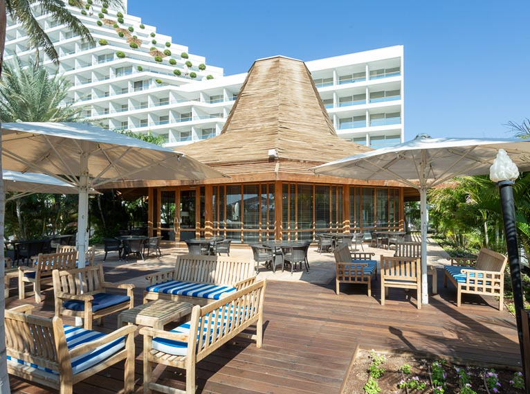 טרקלין המינגווי רויאל ביץ' אילת