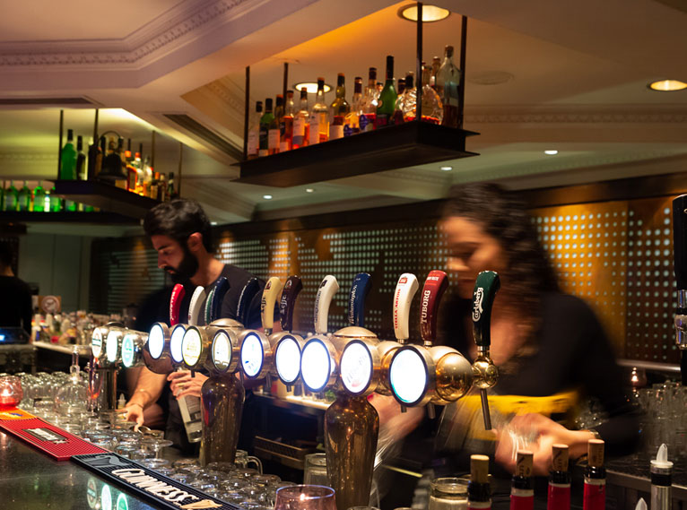 פאב המאנקיס