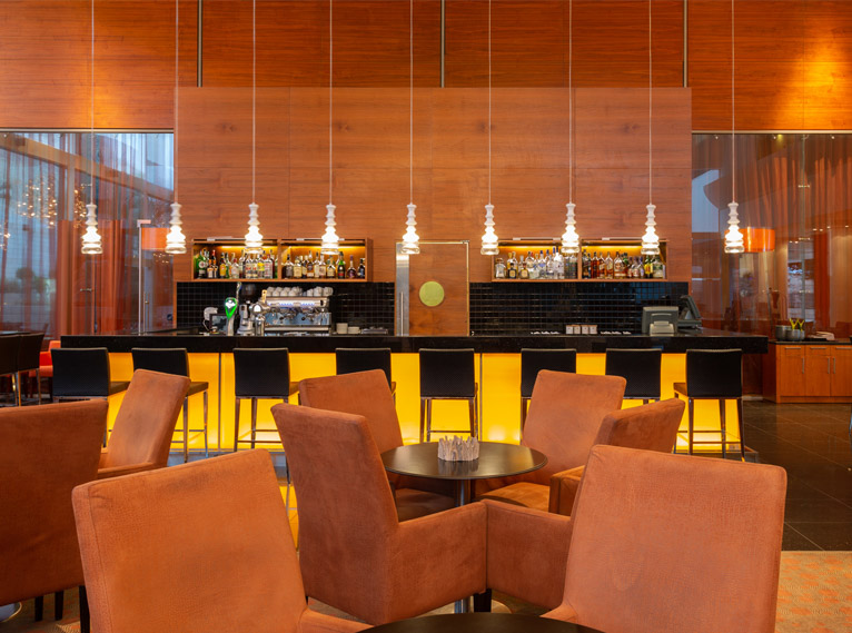 ישרוטל ים המלח שולחנות חדר אוכל