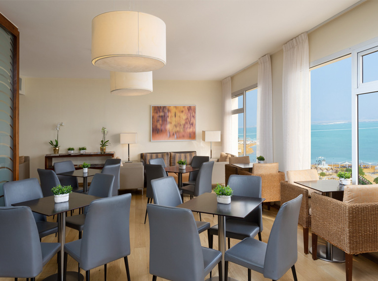 ישרוטל ים המלח שולחנות ונוף